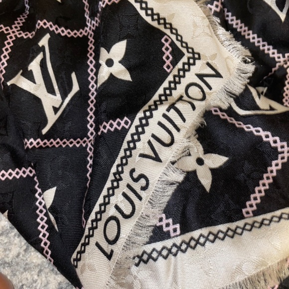 Louis Vuitton Scarf/shawl black - Picture 5 of 5